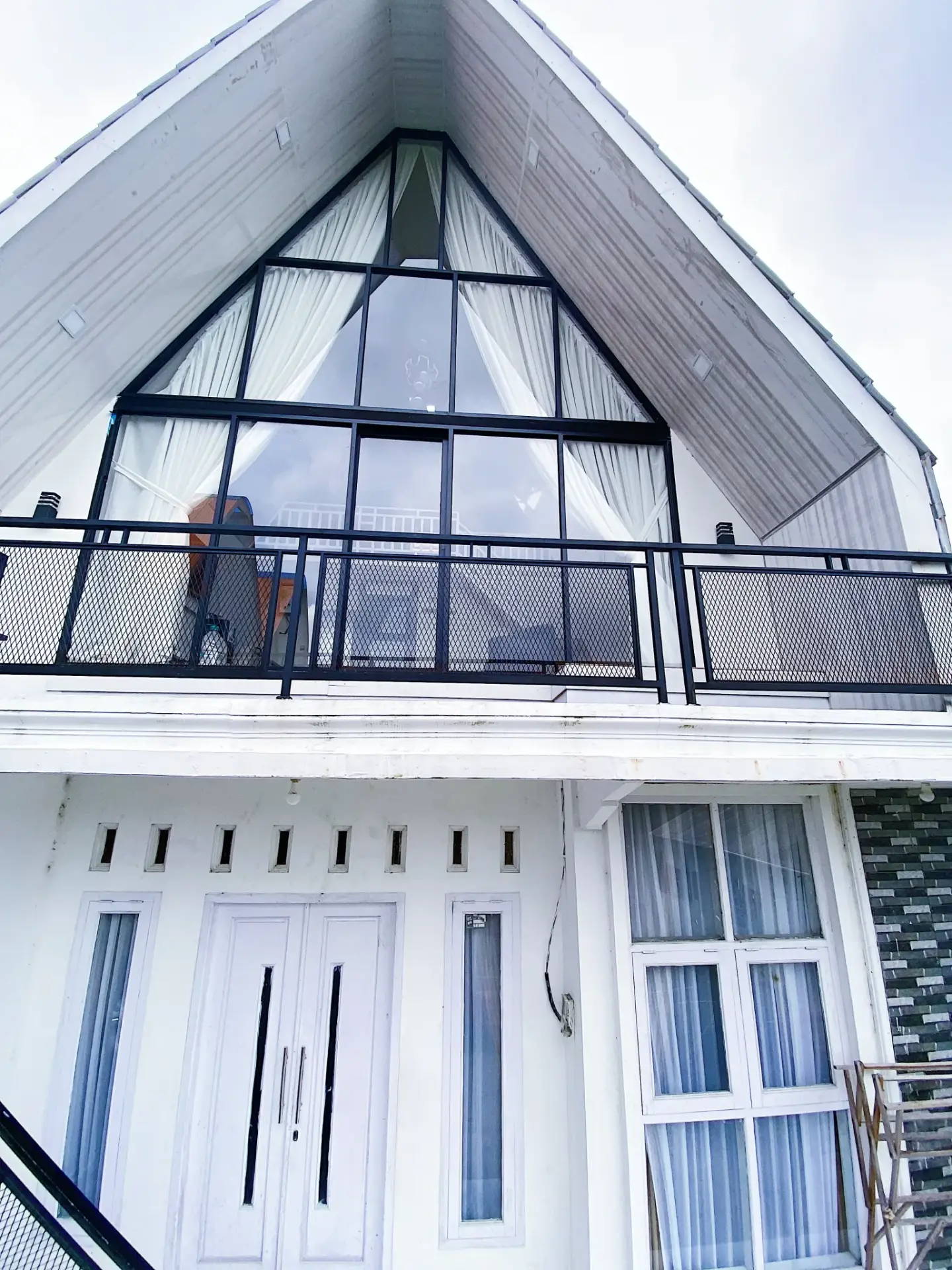 15. chelsea homestay