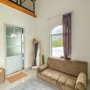 24. kamar mezanin griya homestay 2 05